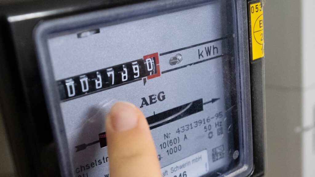 Laut Bundesnetzagentur: Minus 17,4 Prozent – Strom-Netzentgelte sinken 2026 auch für Privathaushalte deutlich