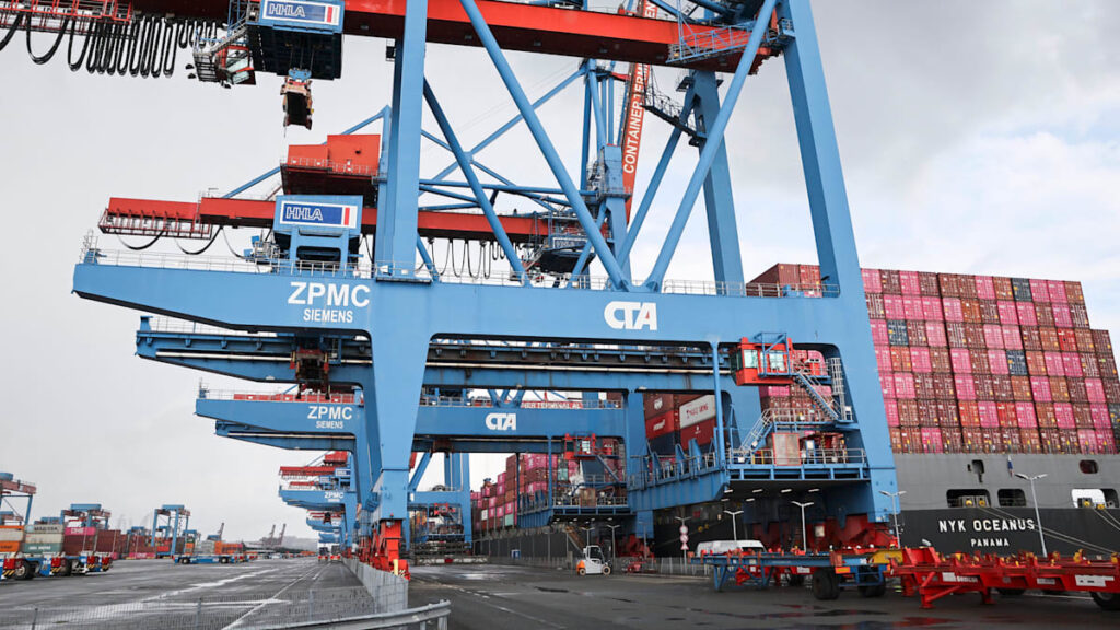 Außenhandel: Bei Containerumschlag legt der Hamburger Hafen deutlich zu
